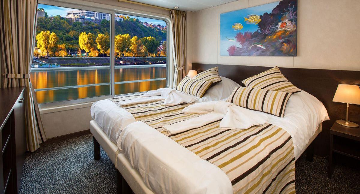 Extraordinarias vistas desde nuestra cabina exterior... el siempre cambiante paisaje nos depara momentos únicos... CROISIEUROPE CRUCEROS FLUVIALES CABINAS CON BALCON CRUCEROS FLUVIALES CRUCEROS RIO CROISIEUROPE CRUCEROS FLUVIALES CABINAS CON BALCON CAMAROTES CROISIEUROPE